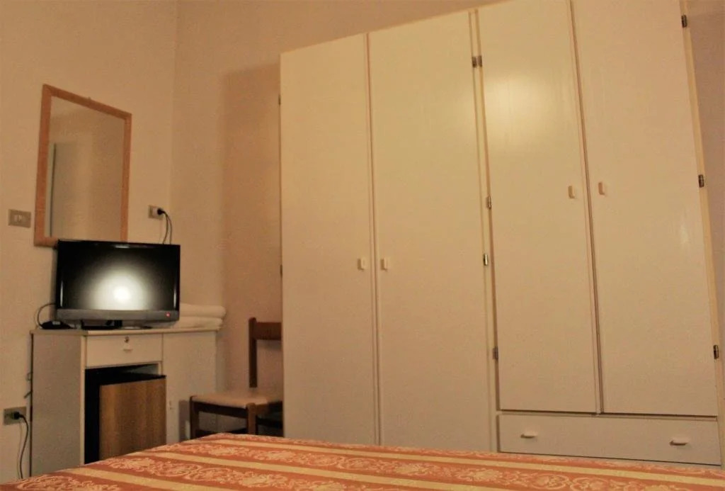Hotel Midi
