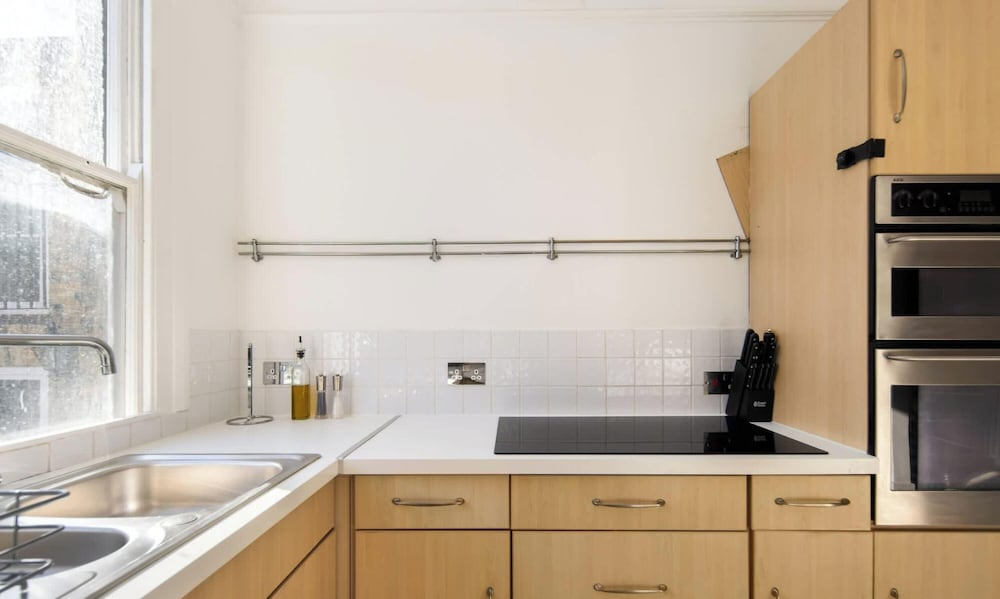 10 Mins Walk to The Oval The Kennington Retreat