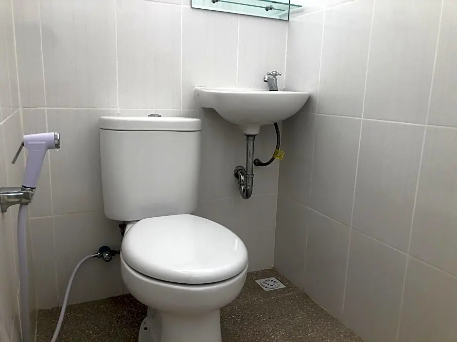 OYO Life 3093 Kost Bale Teduh