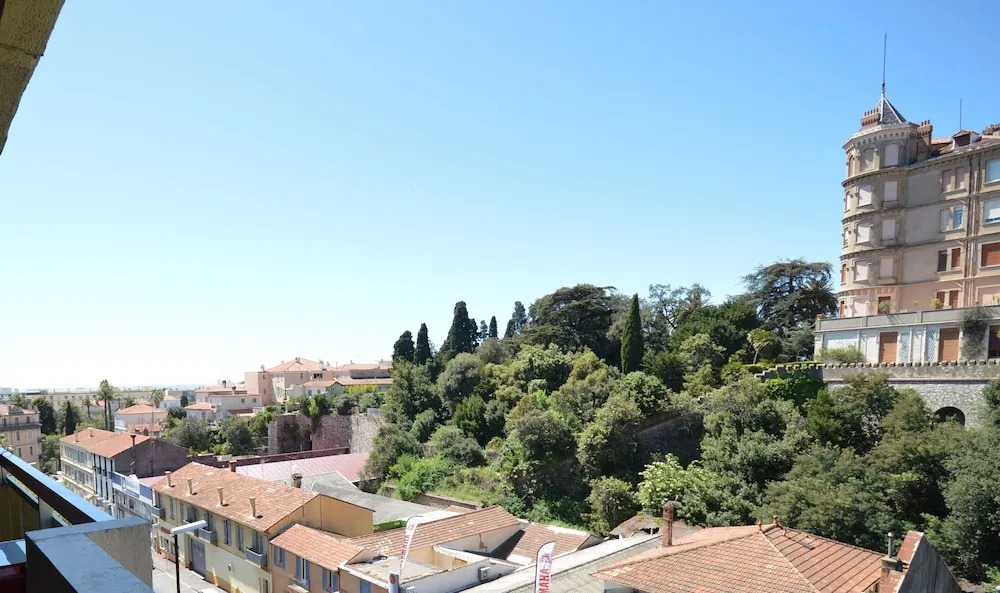 Deluxe One-bedroom Apartment Cannes