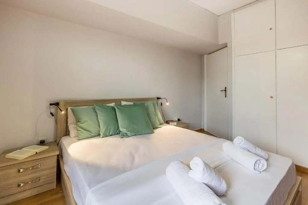 Holodek Apartments : Parthenon