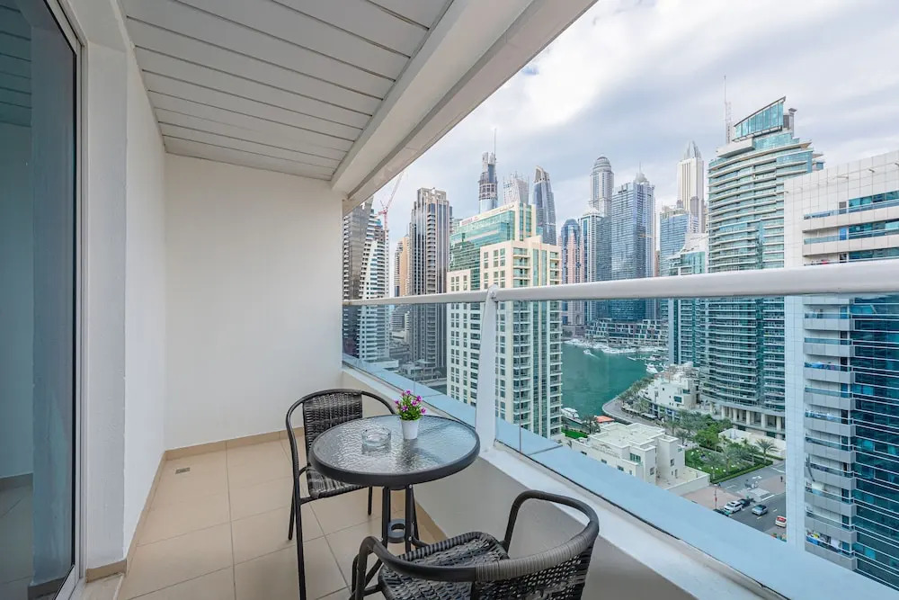 Marina View Spacious 1 BR Near Metro Apartments