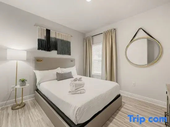 Golf Cart Included  | Walk to Beach | Pool | Bikes
