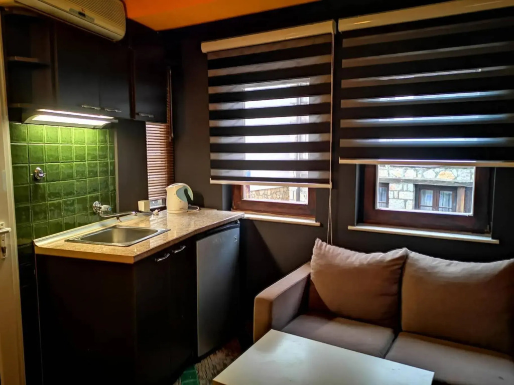 Small Luxury En suites ELEONOR