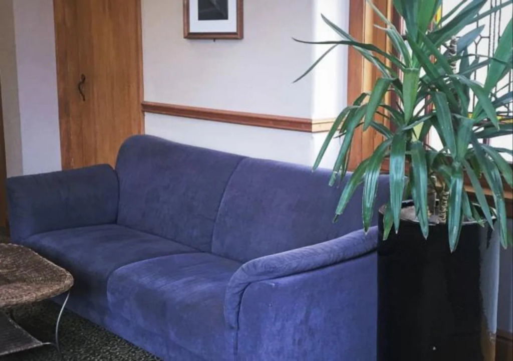 The Cambridge Hotel & Backpackers