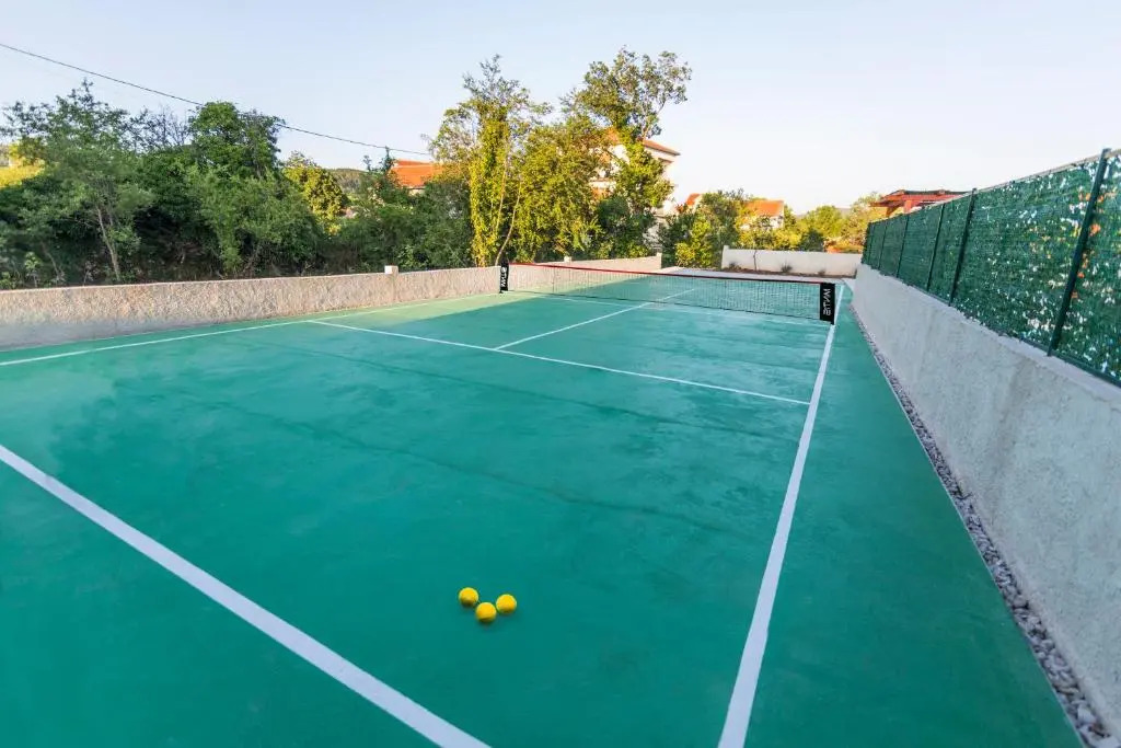 Luxury Villa Paloma Blanca with Heated Pool