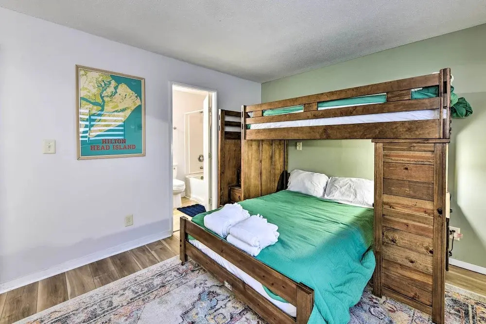 Pool Access + Pet Friendly: Condo in Hilton Head