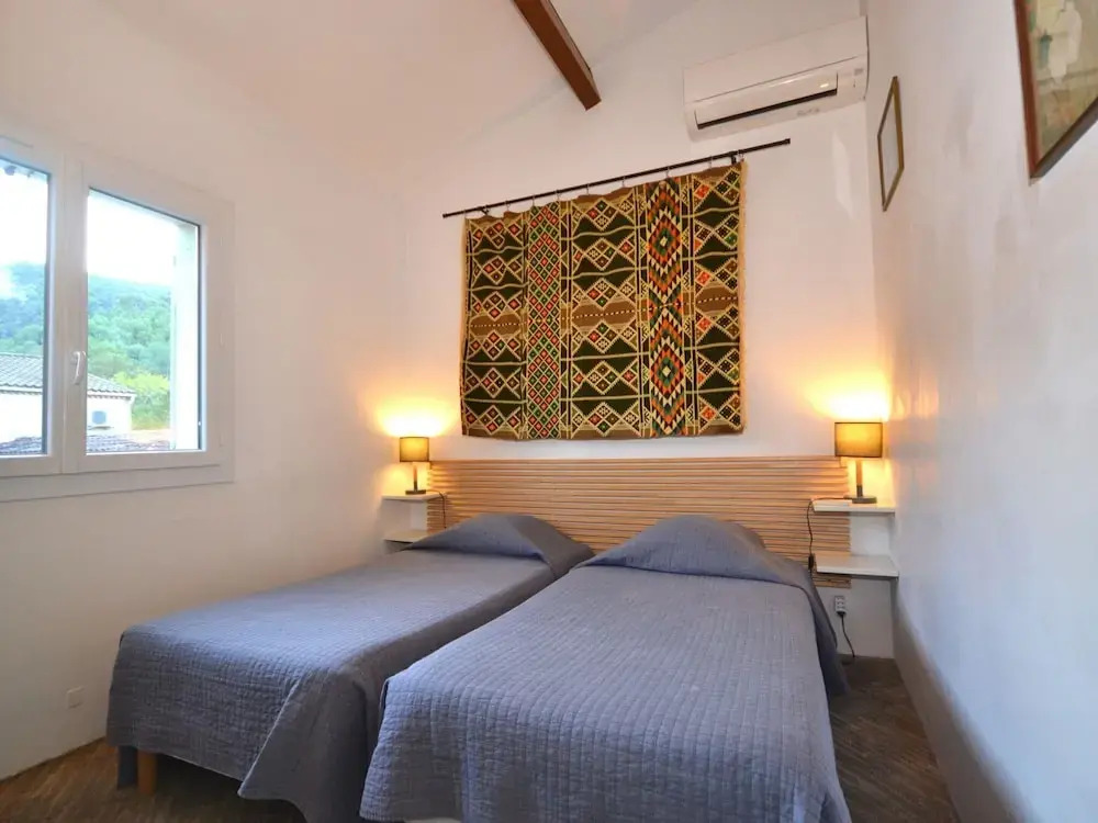 Superb House With Pool Near the Luberon