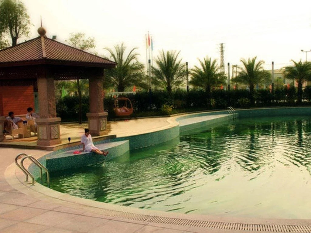 Huifeng Holiday