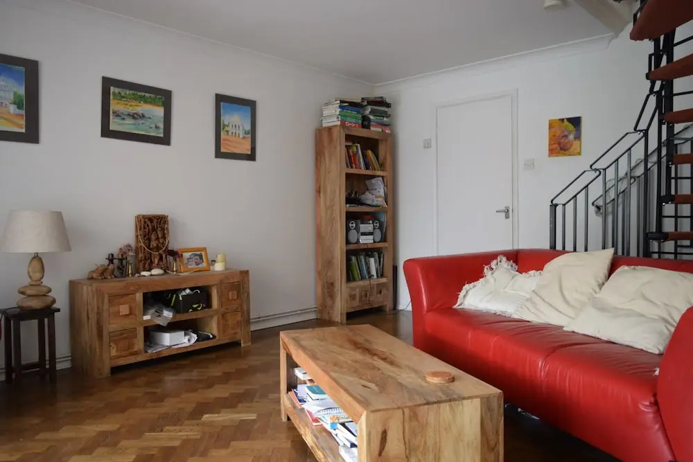 2 Bedroom House Near Canary Wharf