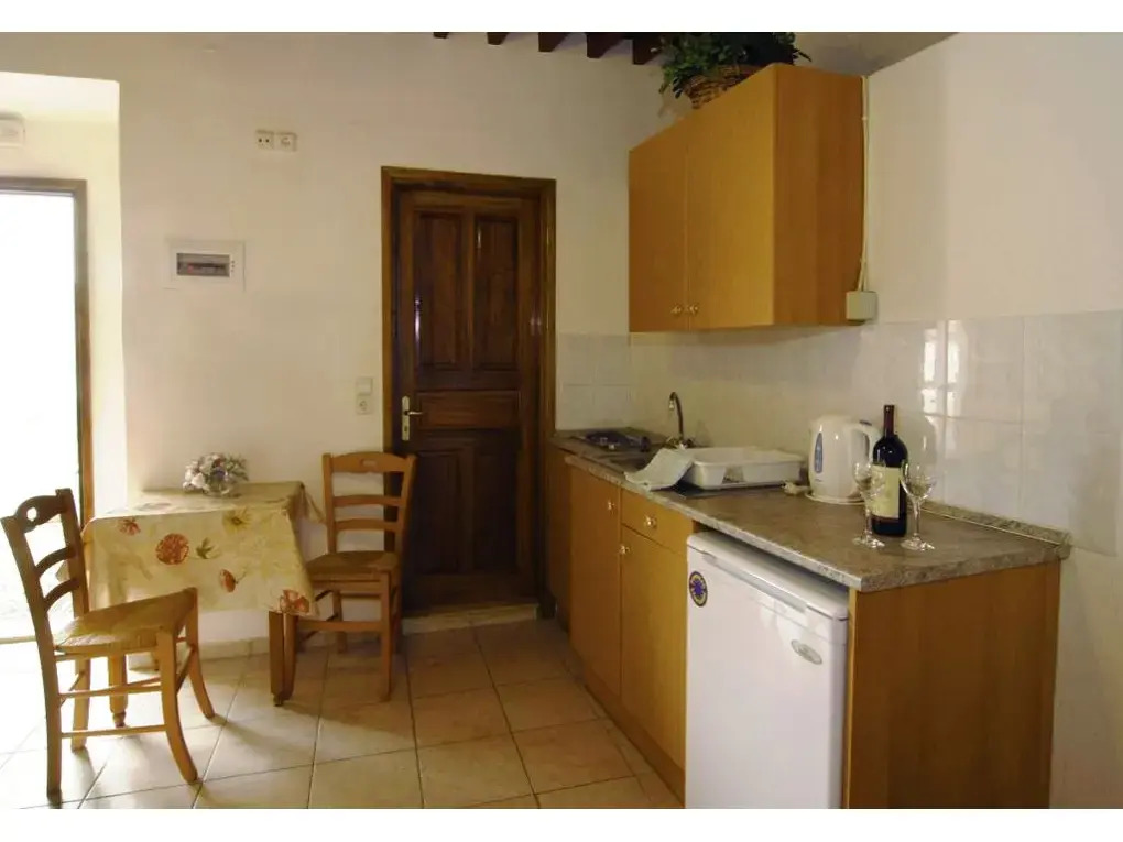 Chrysanthi Studios & Apartments