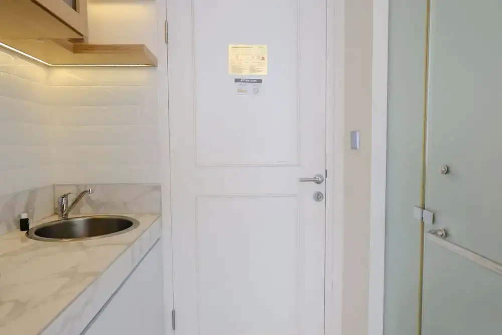 Best Deal Studio Room With Private Jaccuzi At Art Deco Apartment
