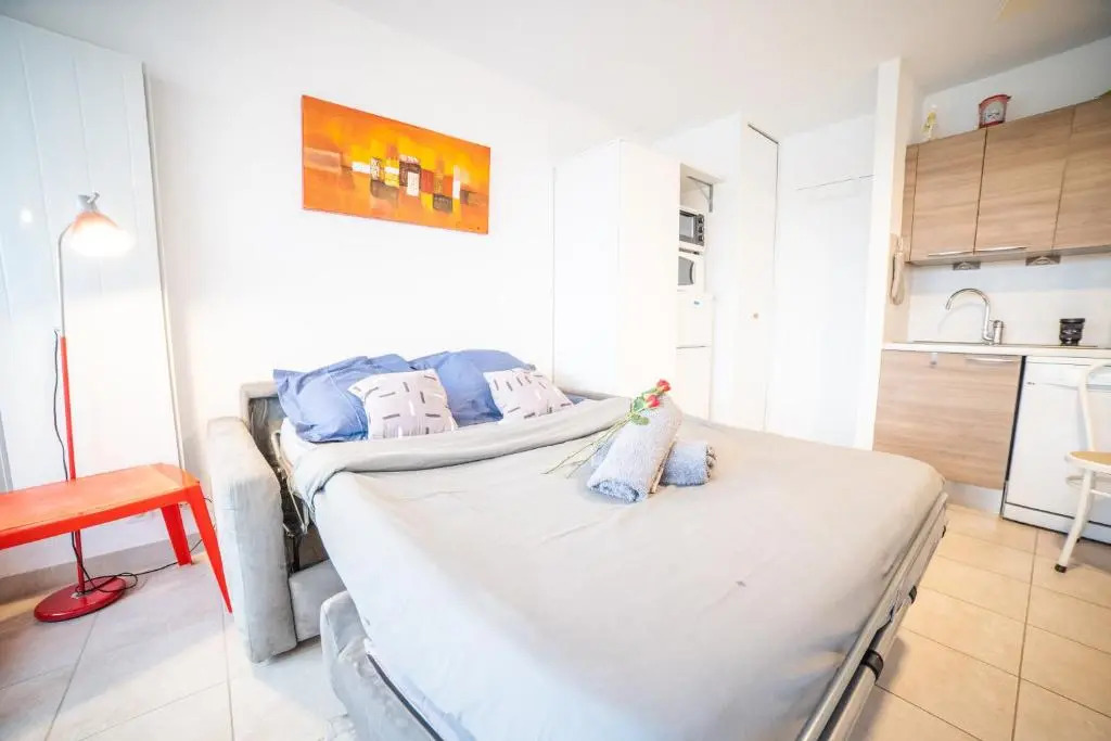 SUN7 STUDIO -FACE PLAGE- WIFI-PARKING -PISCINE - CoHôteConciergerieLaGrandeMotte
