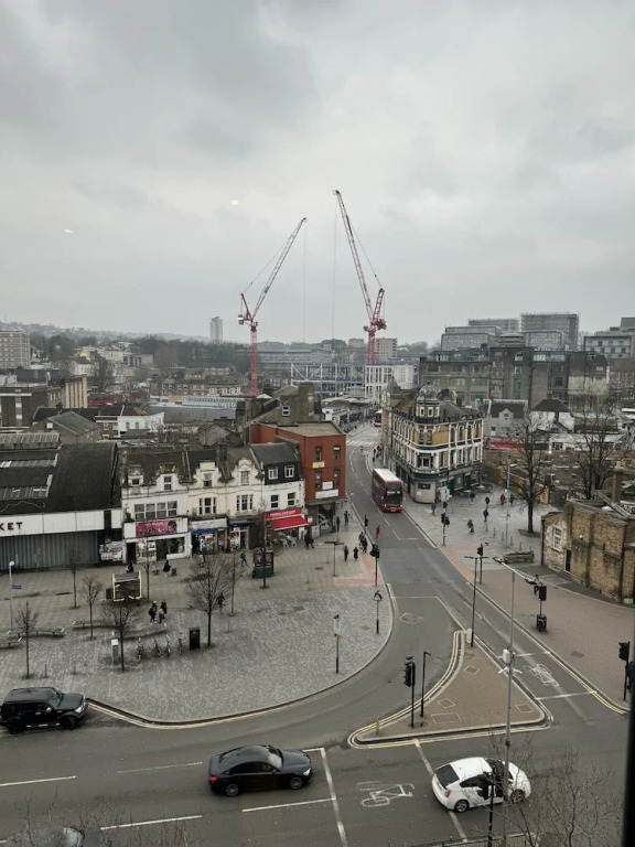 Phoenix 2 Bedroom Apartment in london