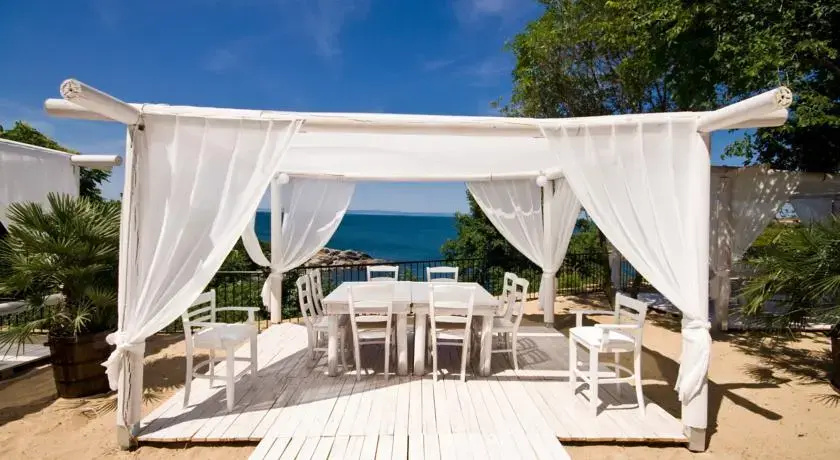 PARADISE Bay Hotel