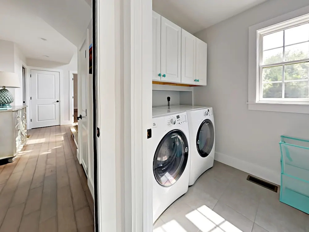 2 Woodlawn Ave House 3 Bedrooms 2 Bathrooms Home