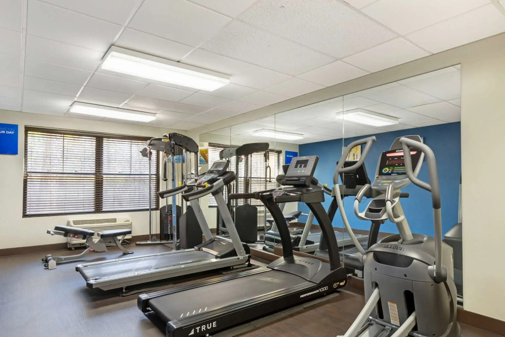 Comfort Suites Hanes Mall