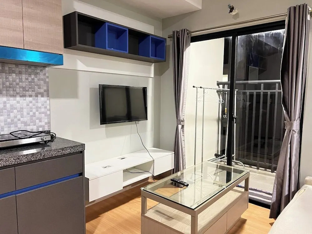 The Star Polaris 23 Condominium Airport Shuttle Available