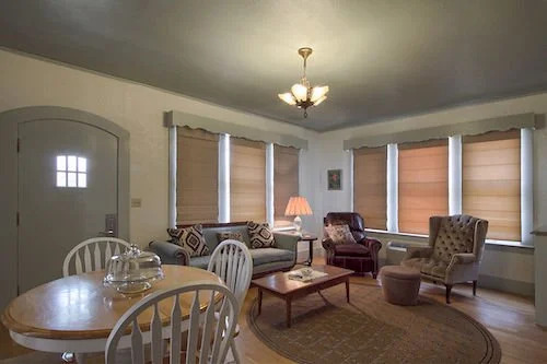 Serenity Bliss - Downtown Retreat with Pool & Hot Tub