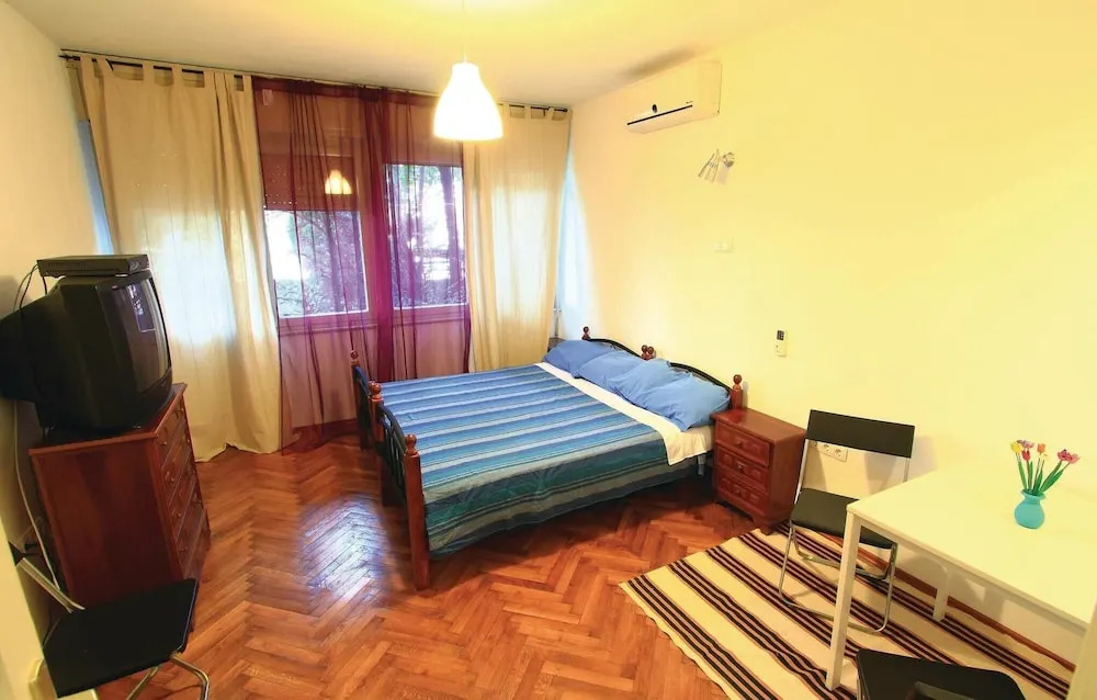 Awesome Apartment in Pula With 1 Bedrooms