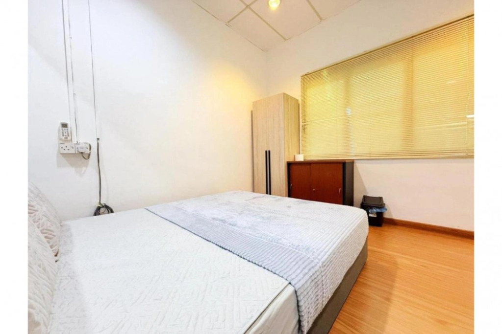 Hotel O S Homestay