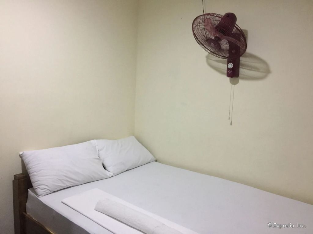 Cozy Coron Inn