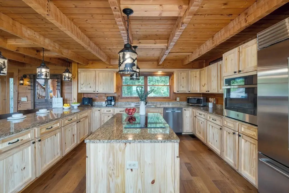 2 Homes in Big Bear by Avantstay Sleeps 22, Theater Room, Game Room, Hot Tub, Smoky Mountain Views