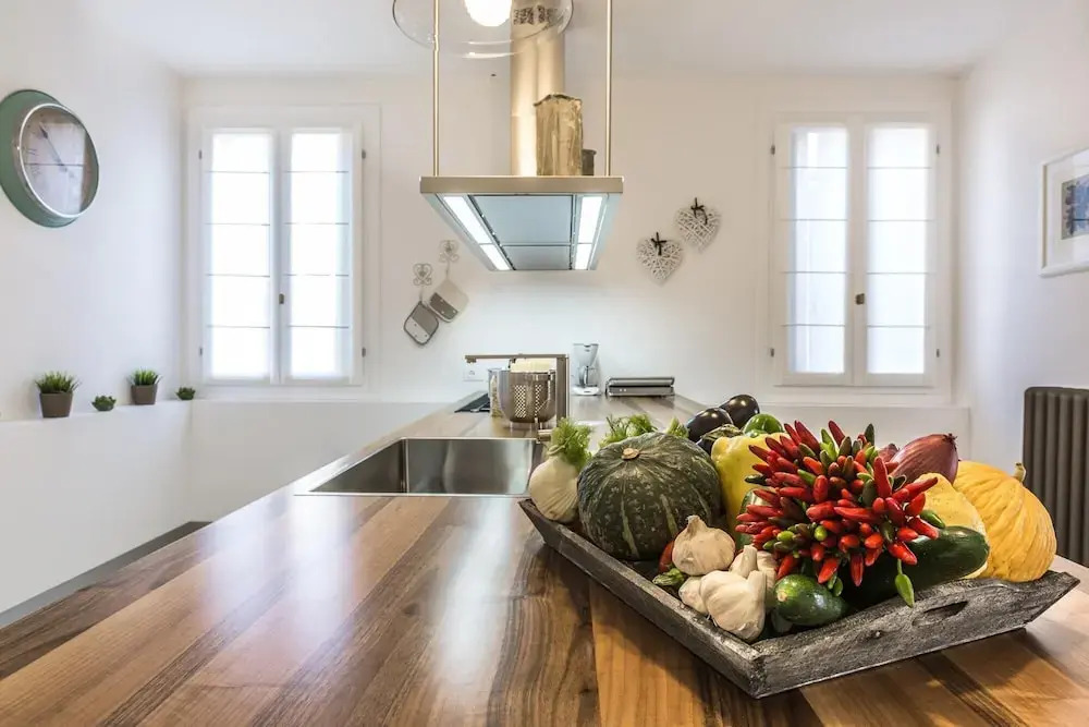 Palazzina Canal - Experience and Enjoy 5 Elegant Bedrooms
