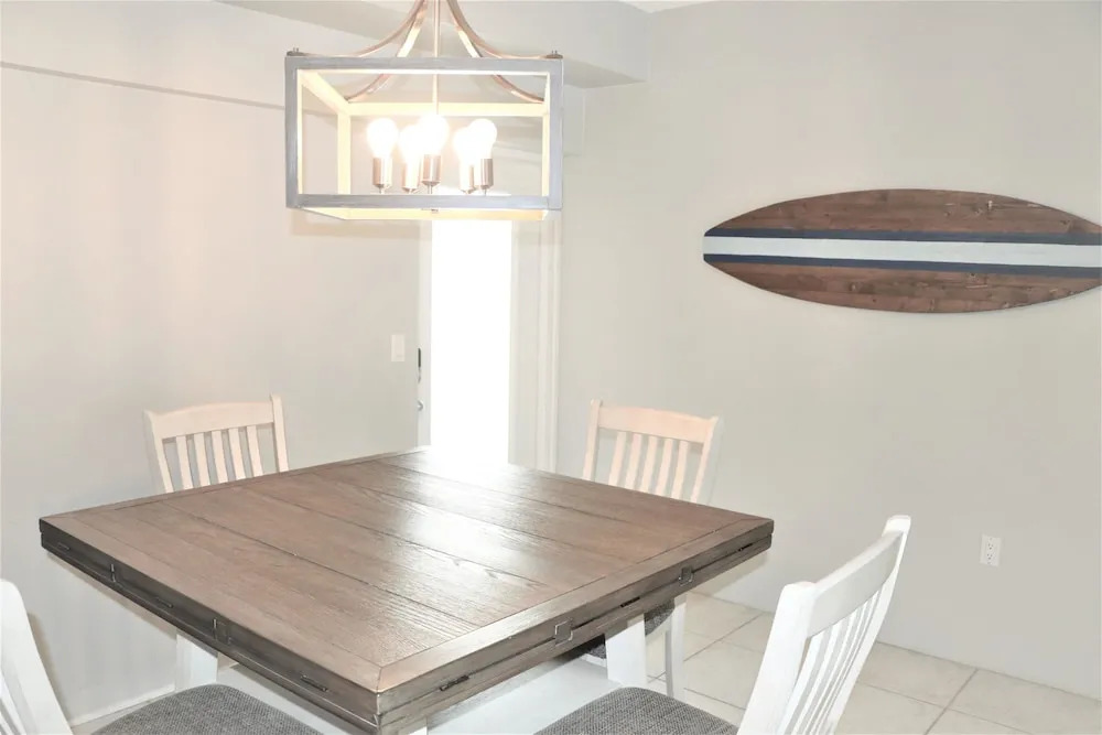 Jamaica Royale T23 - 2 Br Condo