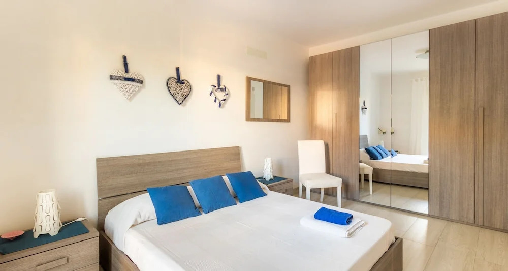Dolce Mare, Villas