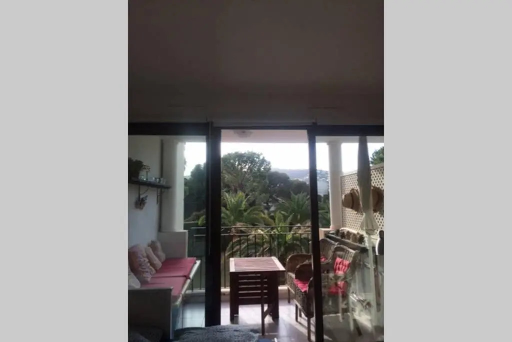 La Petite Cachette - Pool and 150m to the beach