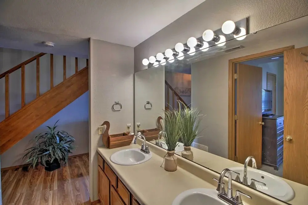 Branson Resort Condo w/ Lake Taneycomo Access!