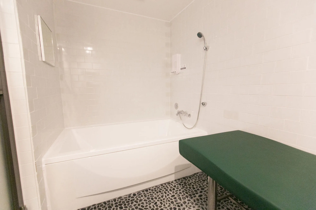 February Hotel Songdo Amnam