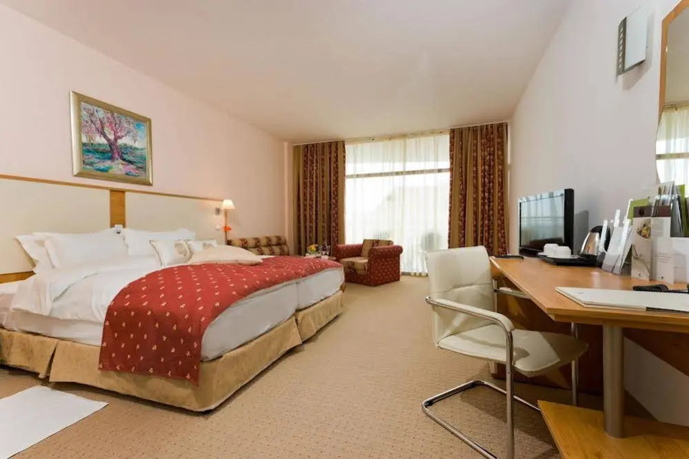Apollo Spa Resort - All-Inclusive , Indoor & Outdoor Pools & Individual AC in Every Room