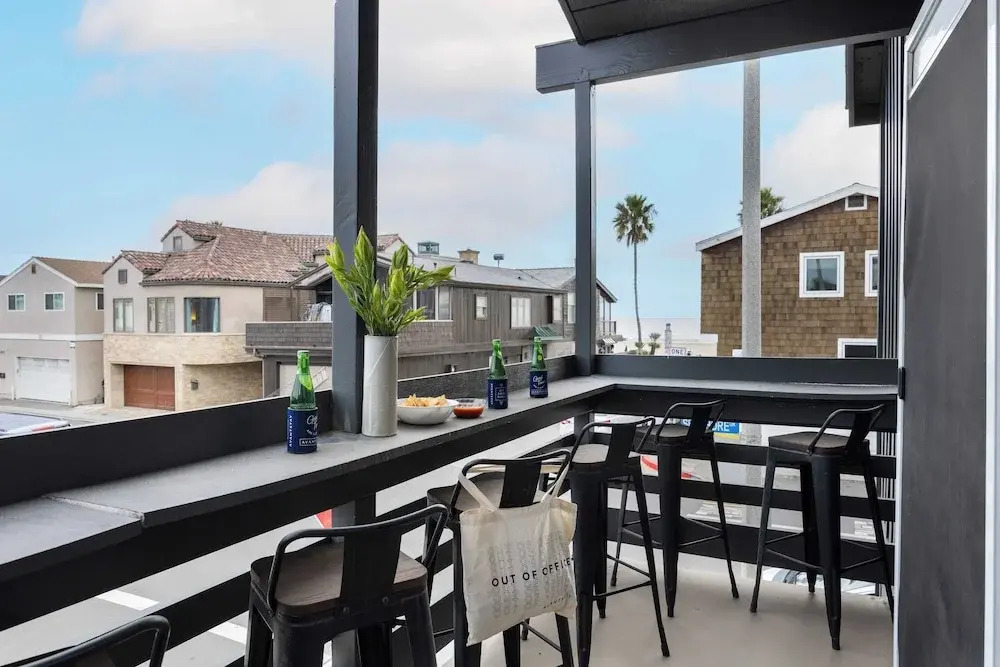 Sandy and Shelly by Avantstay Sleeps 18 Near Beach, Shops & Eateries Ocean Views + Patio