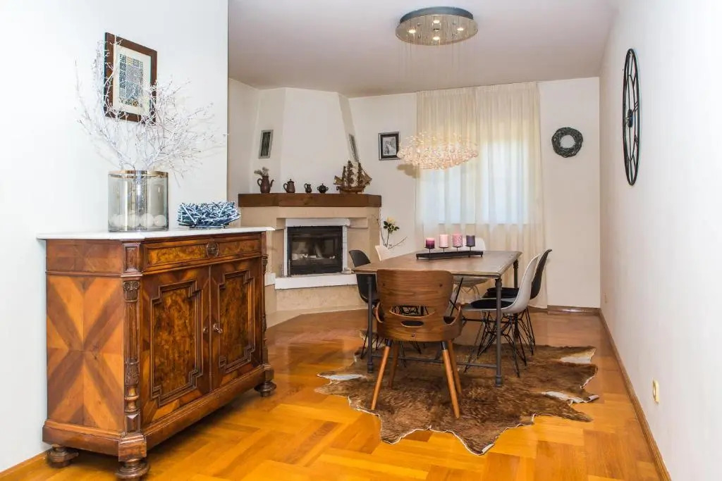 Villa Artea, Luxurious Villa with Heated Pool