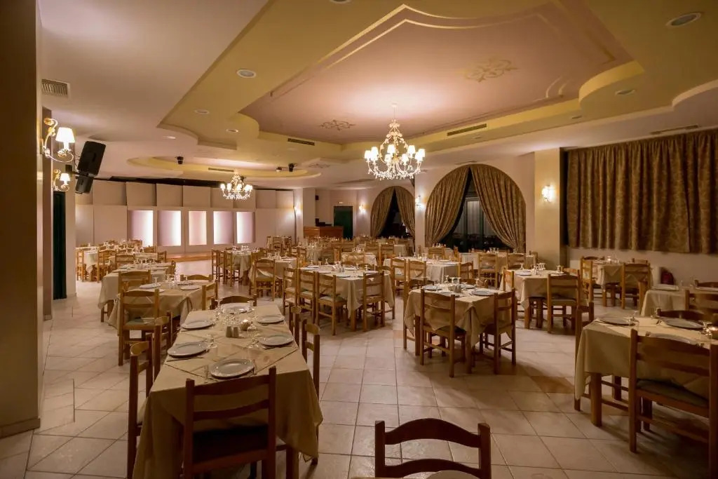 Faros Luxury Suites