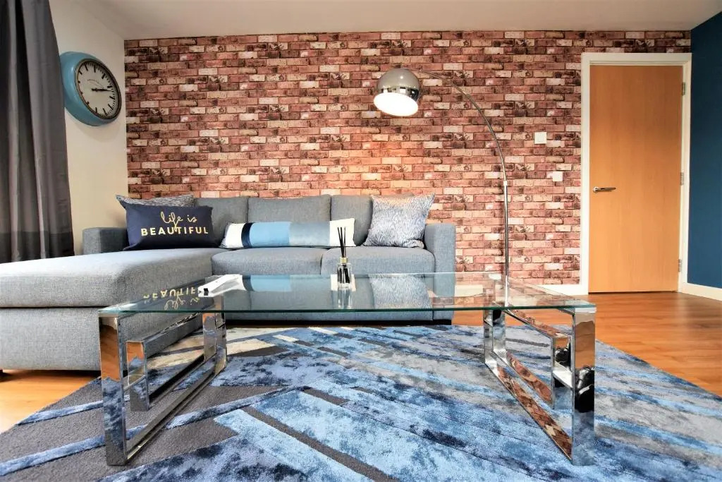 Savoy Court - Your Apartment