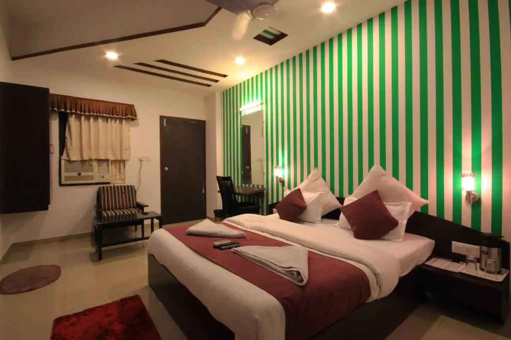 Hotel O Crystal