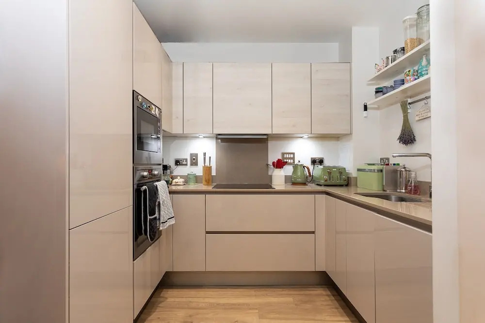 2 Bedroom East London Flat