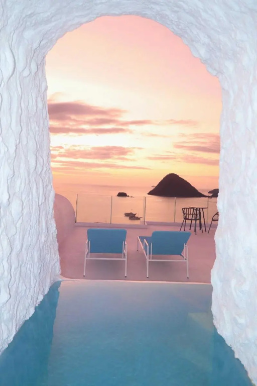 Loccal Collection Hotel Komodo