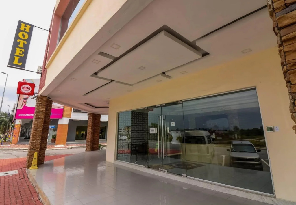 Royale City Hotel