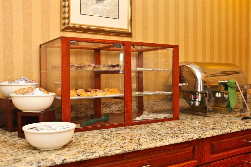Executive Inn & Suites