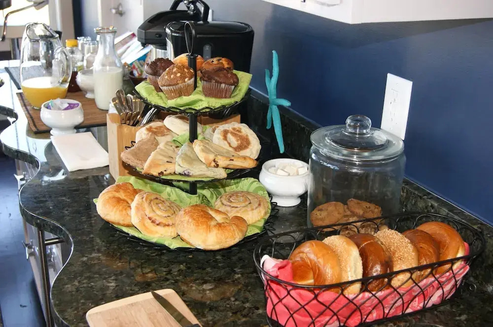 Regatta Inn