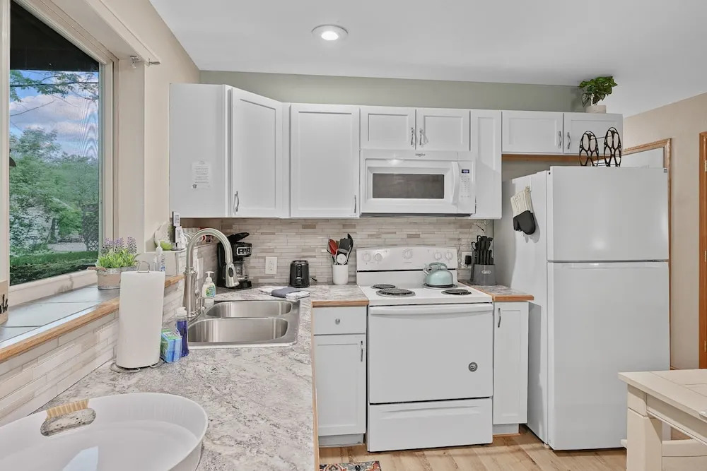 Mosinee Woodland Escape - Lower Suite