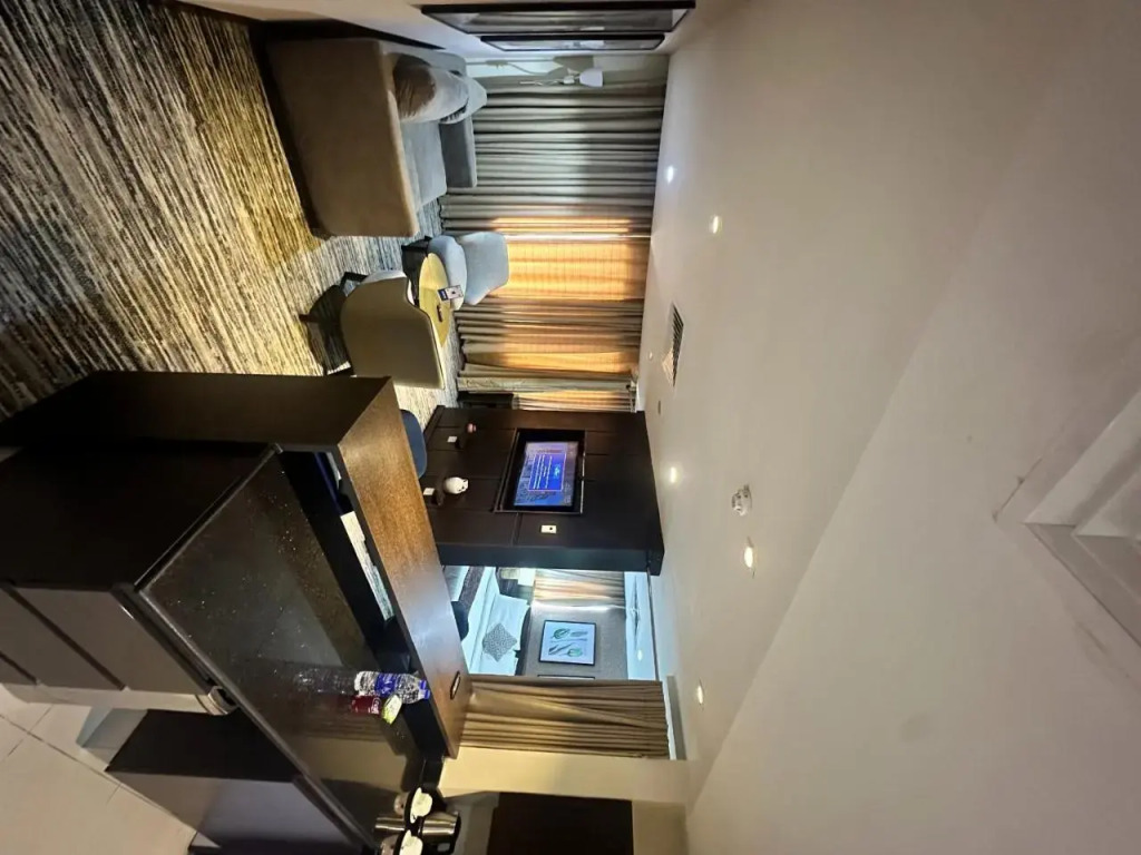 Golden Tulip Oniru Suites