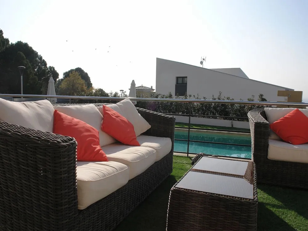 Scenic Villa in Palau Saverdera With Private Swimming Pool