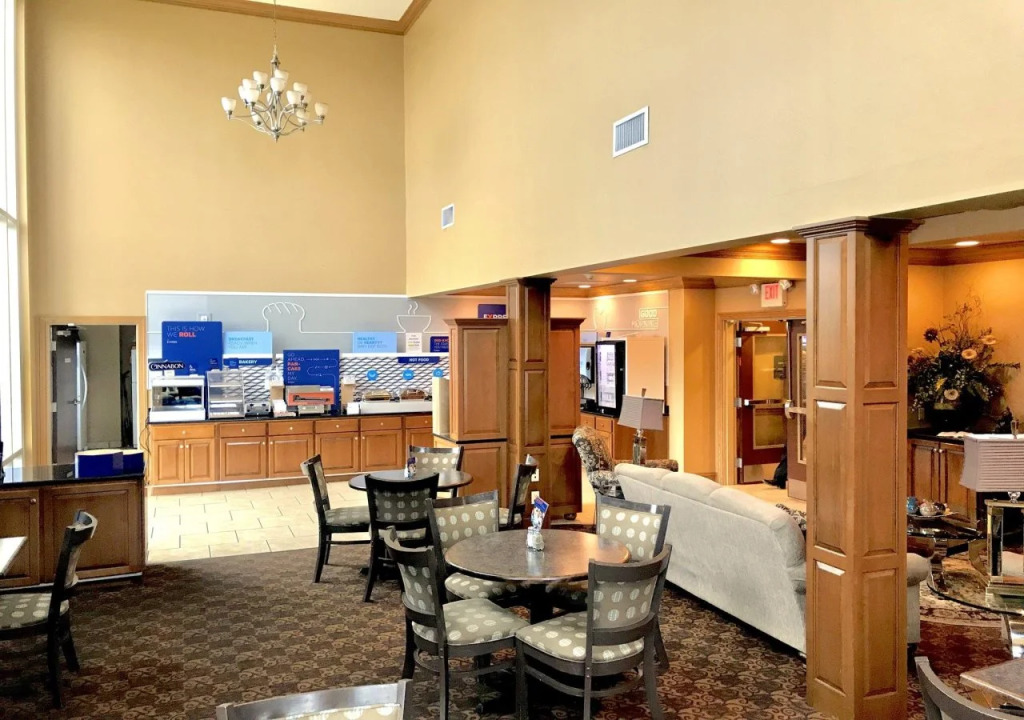 Holiday Inn Express & Suites Somerset Central by IHG
