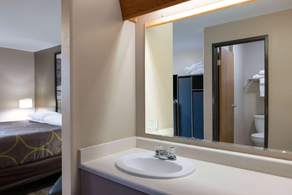 Super 8 by Wyndham Belgrade/Bozeman Airport