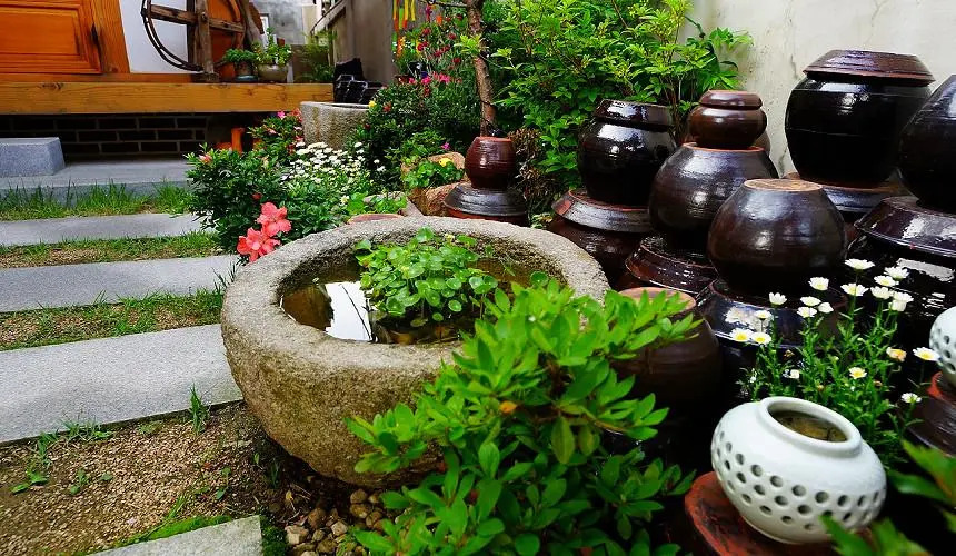 Jeonju Areumdaunjip Hanok Chaeheomgwan